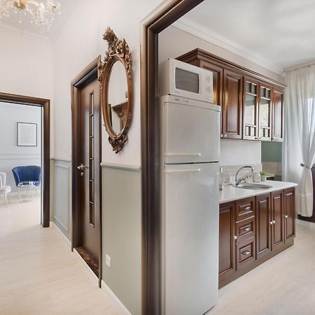Moonlight Central Apartments Oradea Buitenkant foto