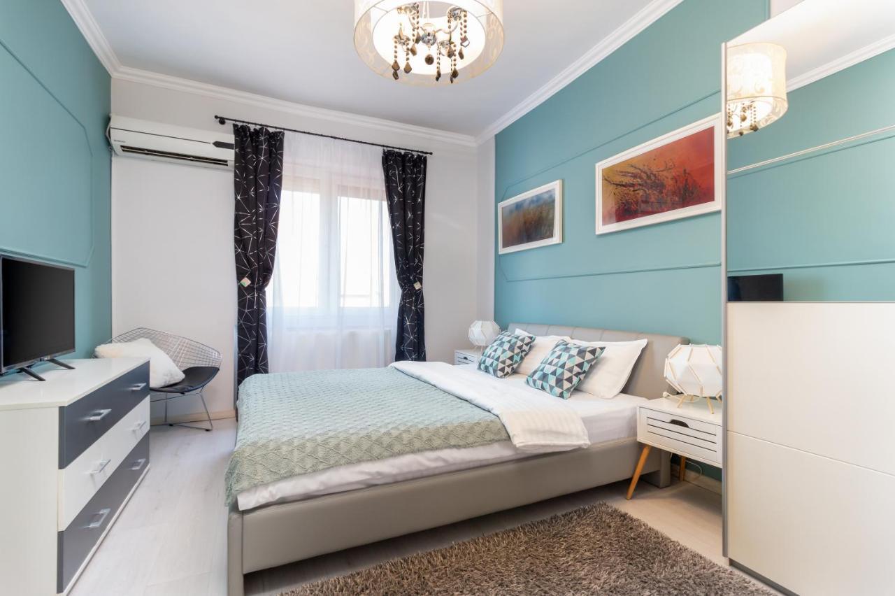 Moonlight Central Apartments Oradea Buitenkant foto