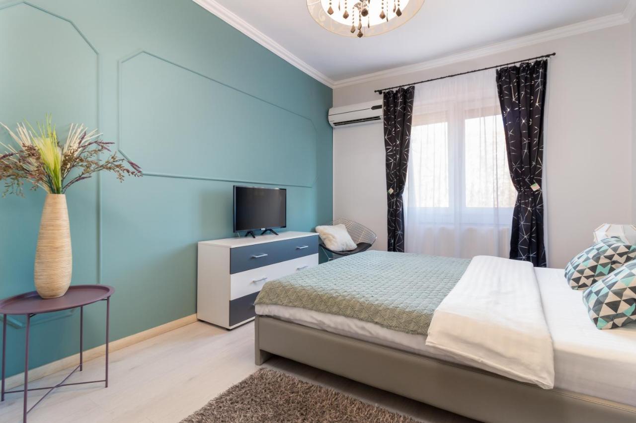 Moonlight Central Apartments Oradea Buitenkant foto