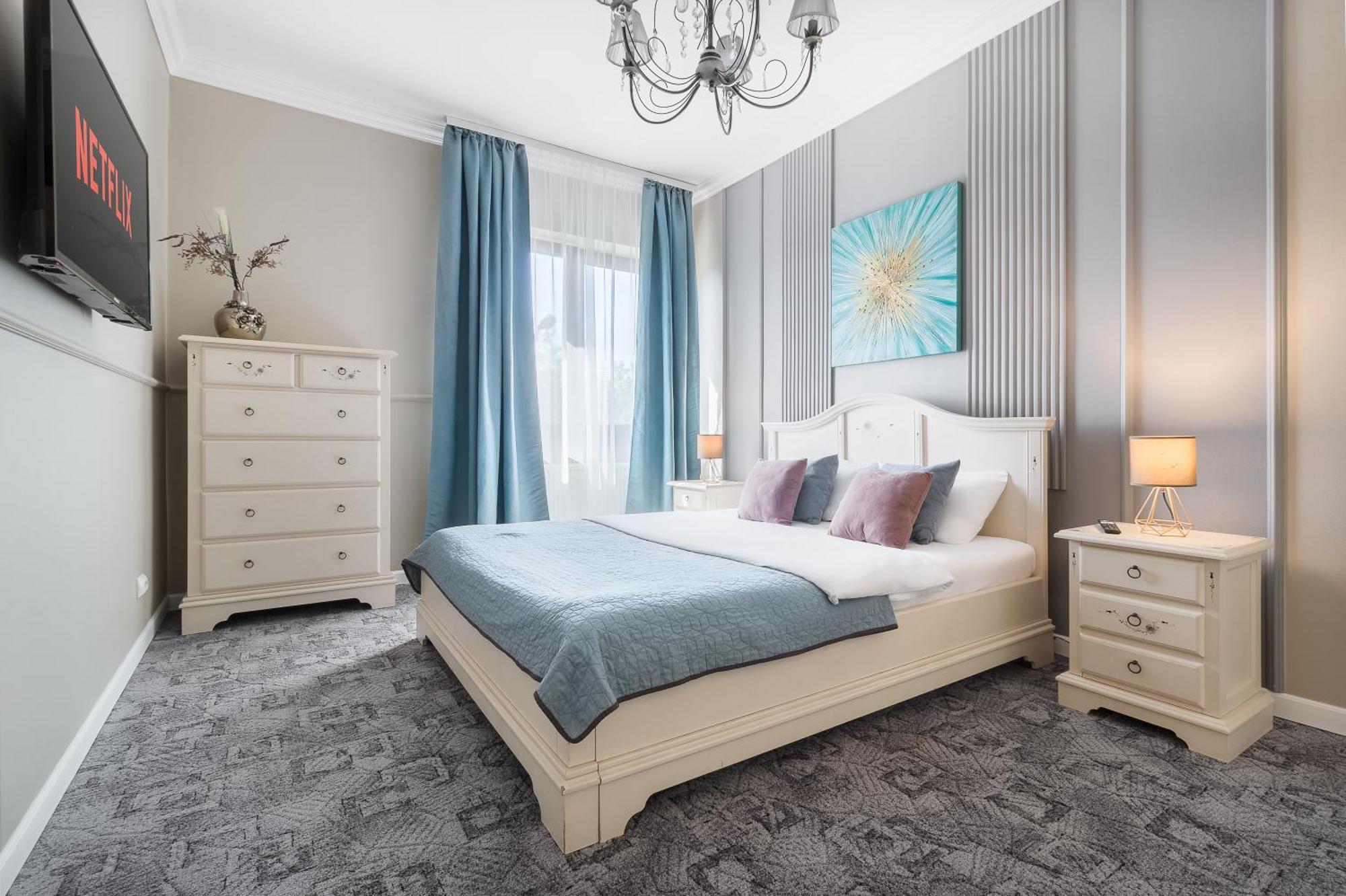 Moonlight Central Apartments Oradea Buitenkant foto