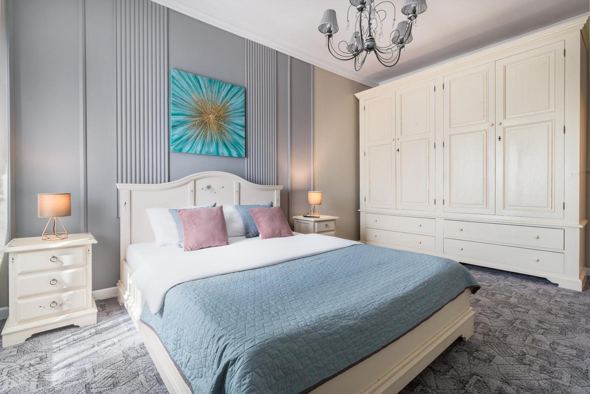 Moonlight Central Apartments Oradea Buitenkant foto