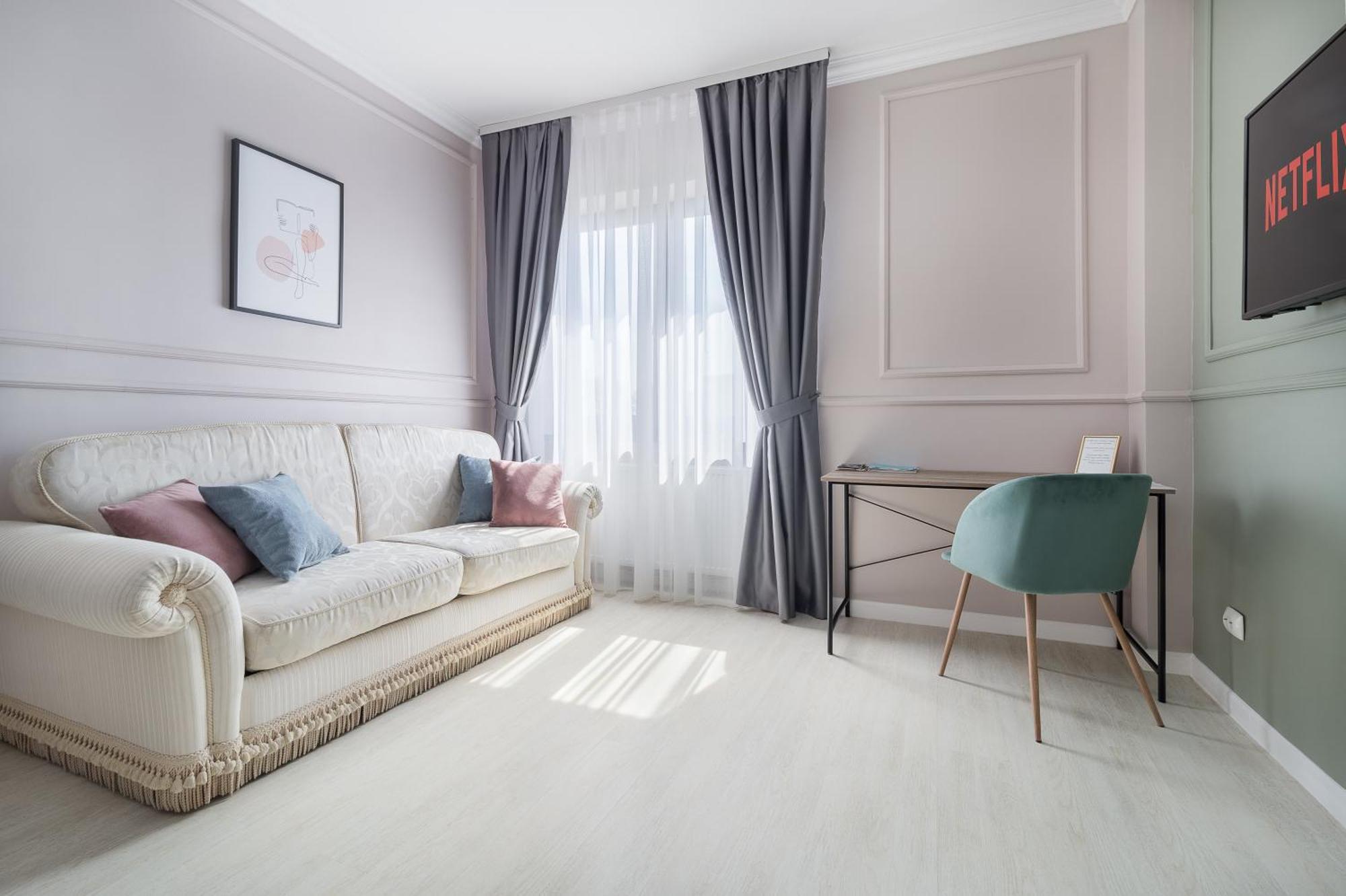 Moonlight Central Apartments Oradea Buitenkant foto