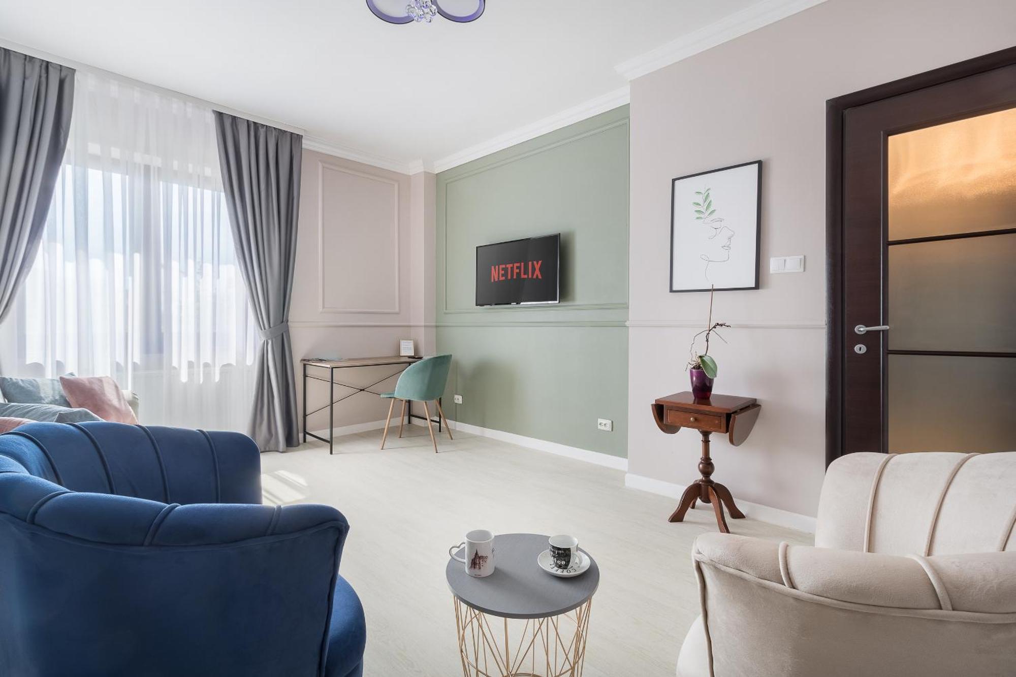 Moonlight Central Apartments Oradea Buitenkant foto